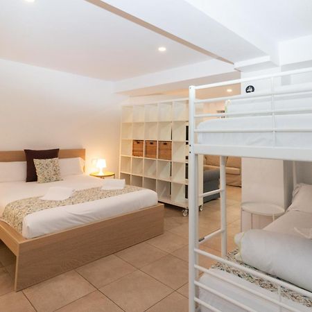 Bet Apartments - Abastos Valencia Eksteriør bilde