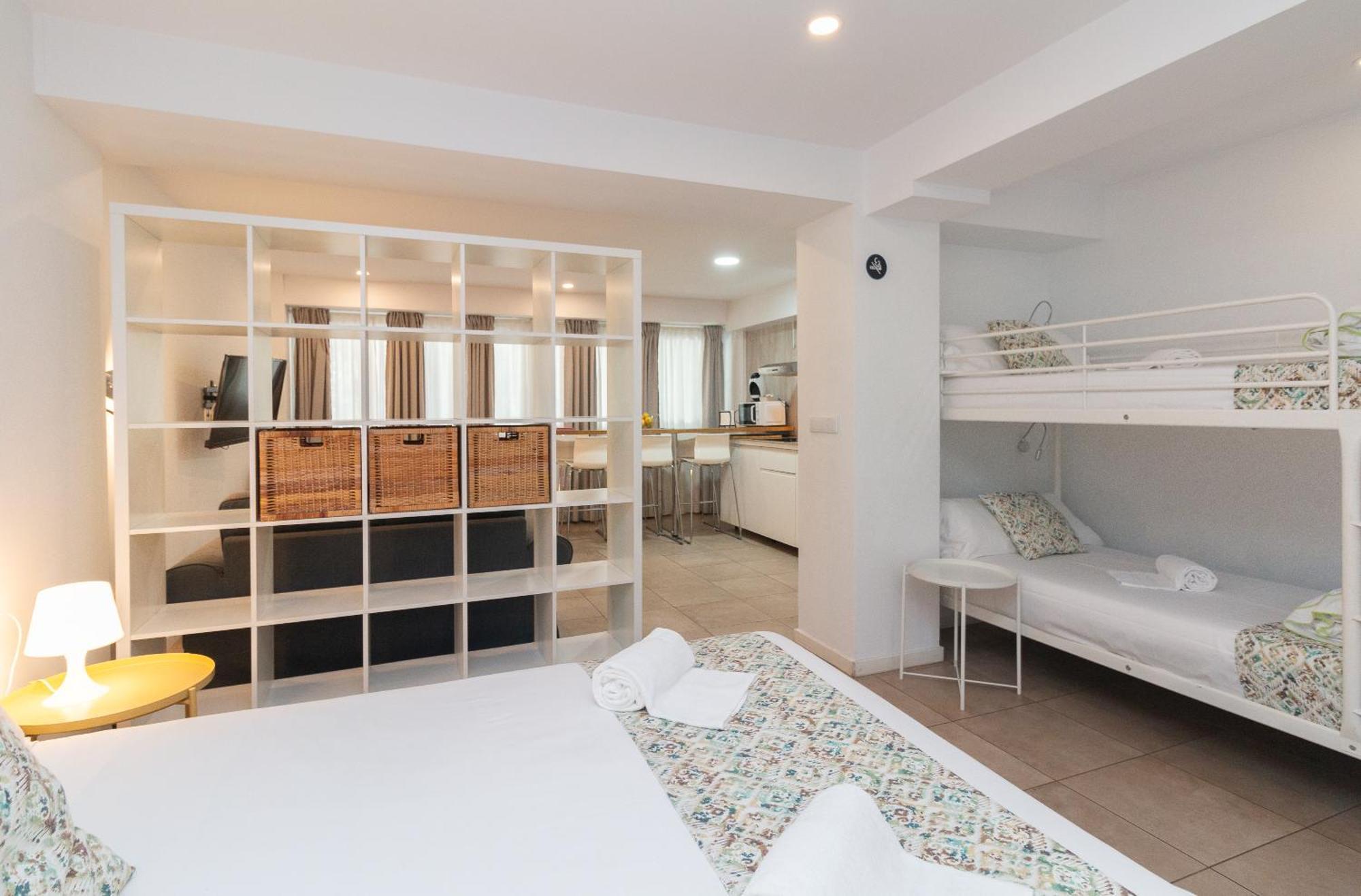 Bet Apartments - Abastos Valencia Eksteriør bilde