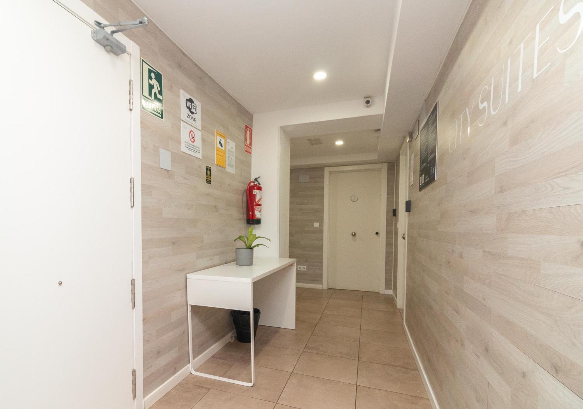 Bet Apartments - Abastos Valencia Eksteriør bilde